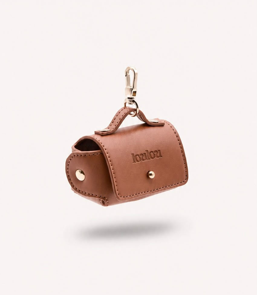 Cognac Loulou poop bag pouch
